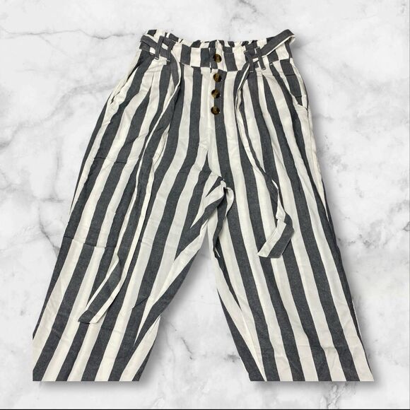 American Eagle Women's Medium High Waisted Paper Bag Tapered Pants MSRP: $39 - Picture 13 of 16